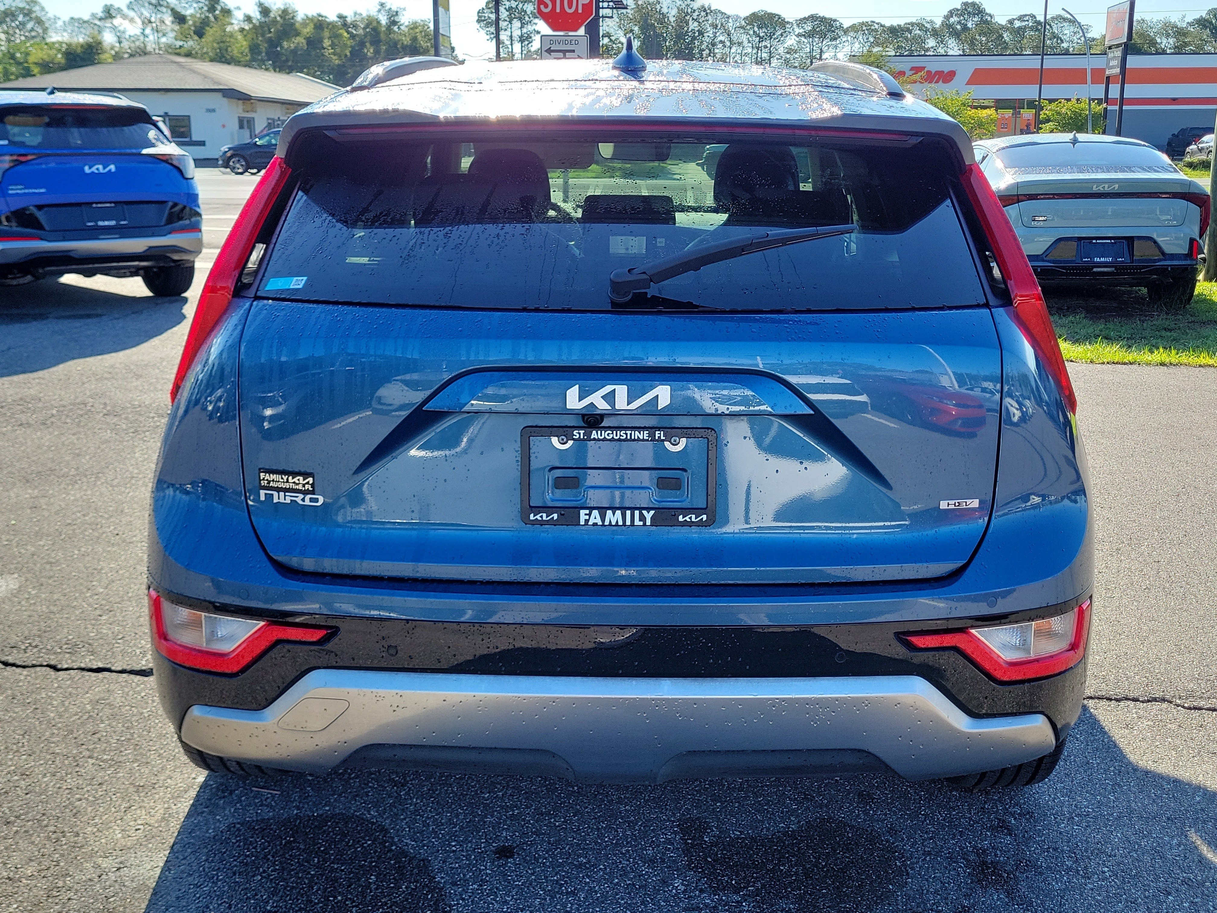 Certified 2023 Kia Niro EX Touring FWD image 5
