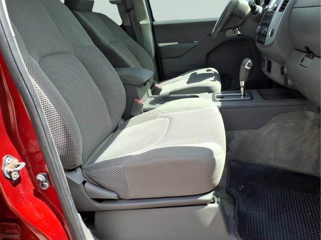 Used 2015 Nissan Frontier SV RWD image 12