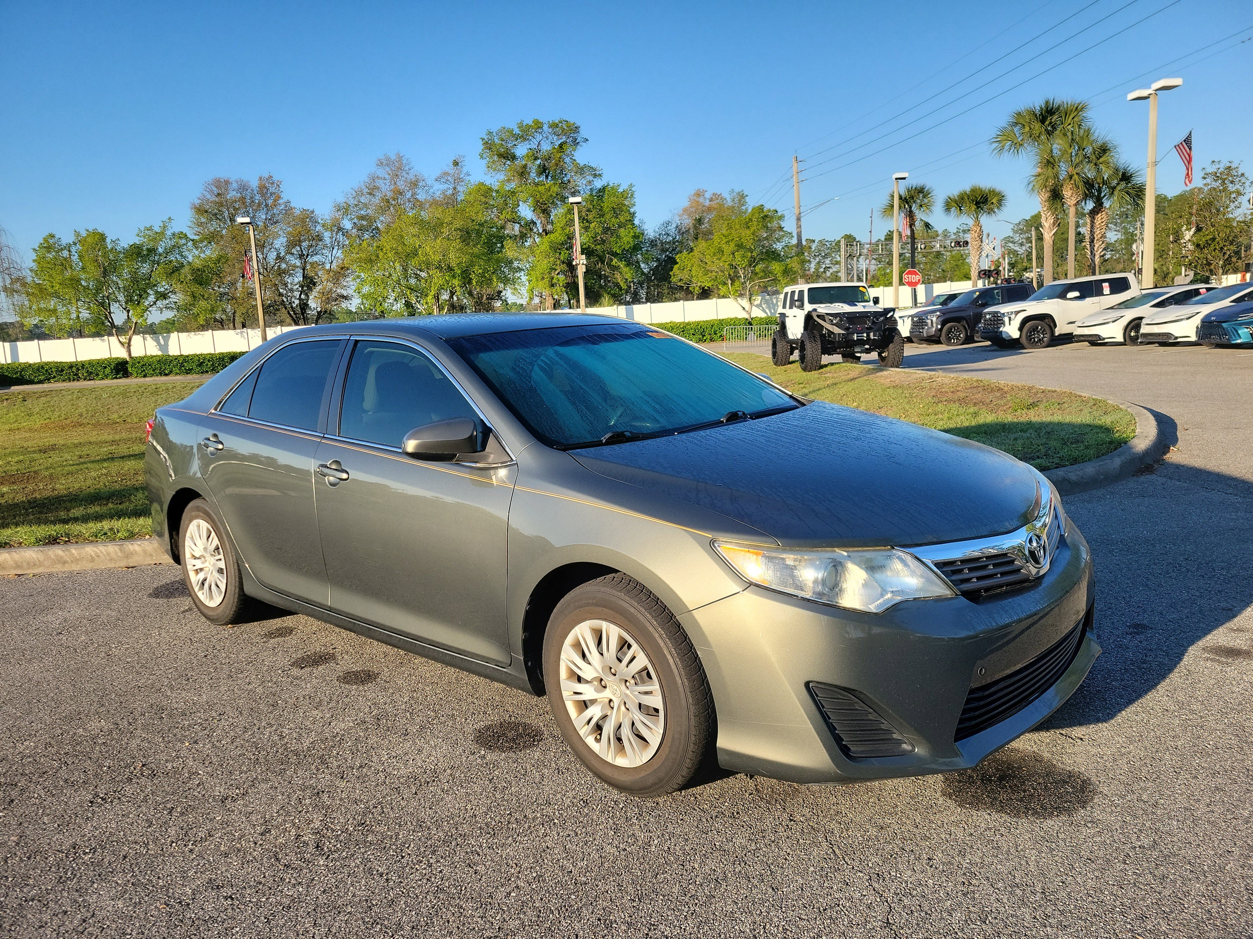 Used 2013 Toyota Camry L image 6
