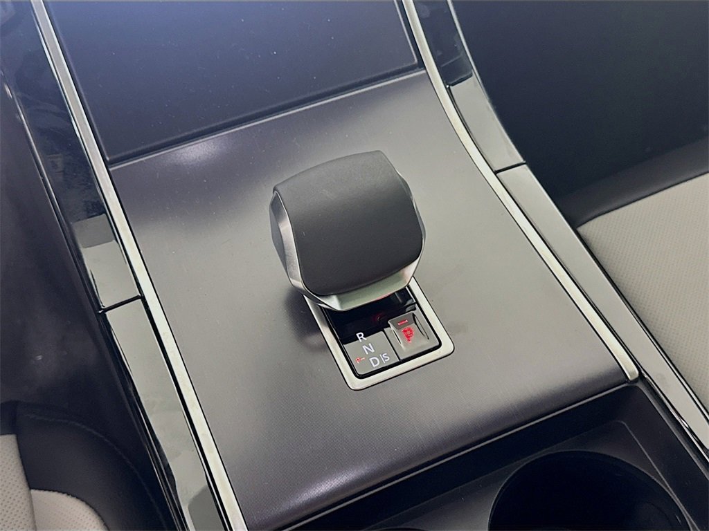 New 2026 Land Rover Range Rover Velar Dynamic SE image 16