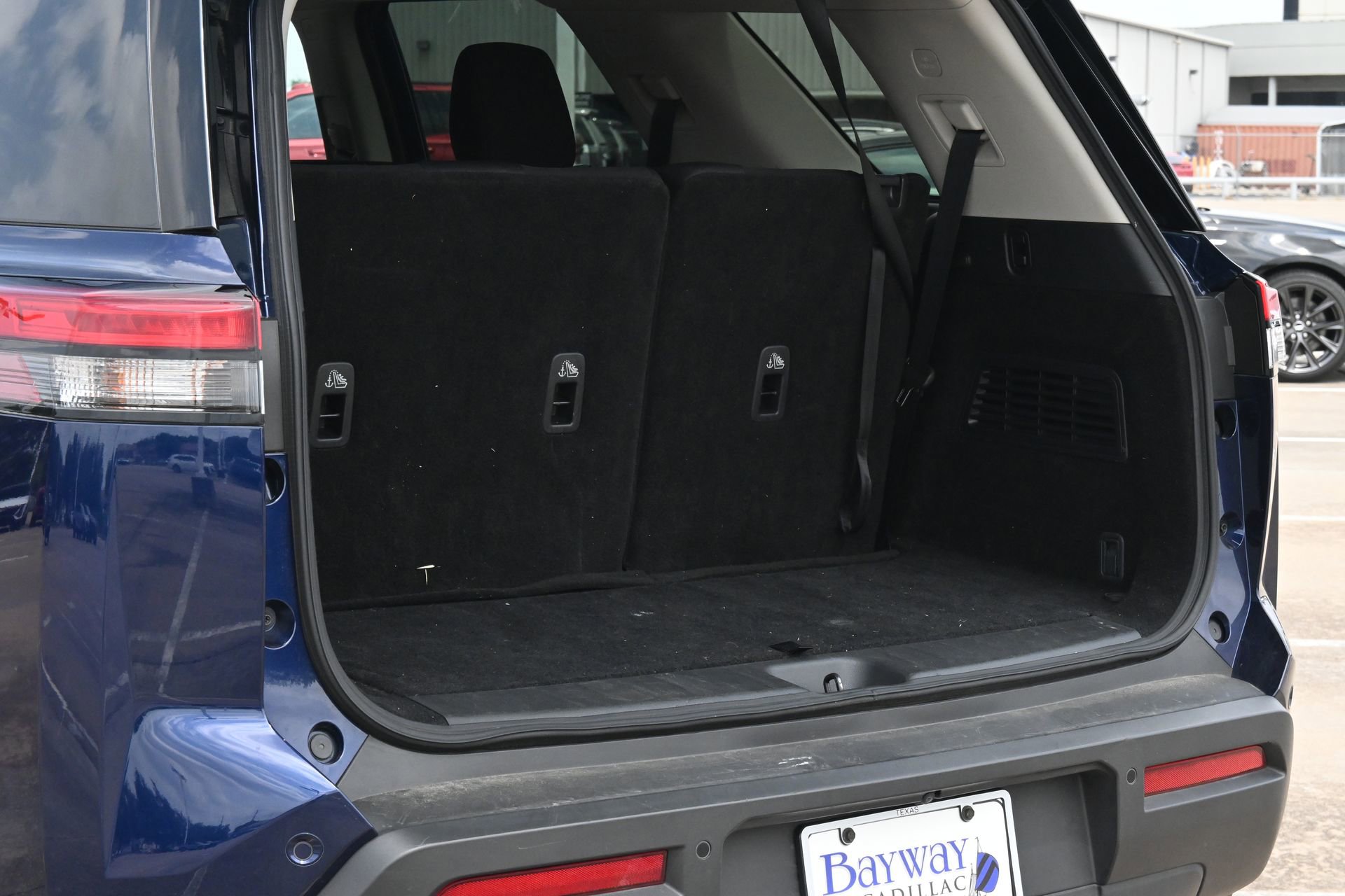 Used 2025 Nissan Pathfinder SV FWD image 22