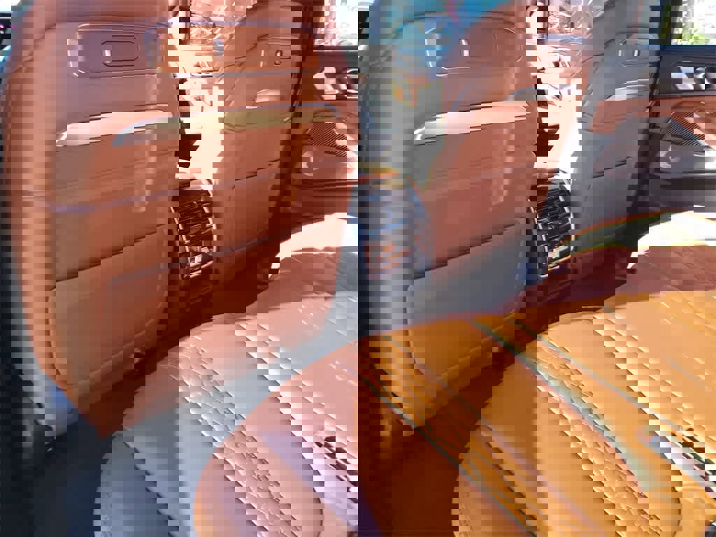 Used 2024 BMW X7 M60i w/ Executive Package image 12