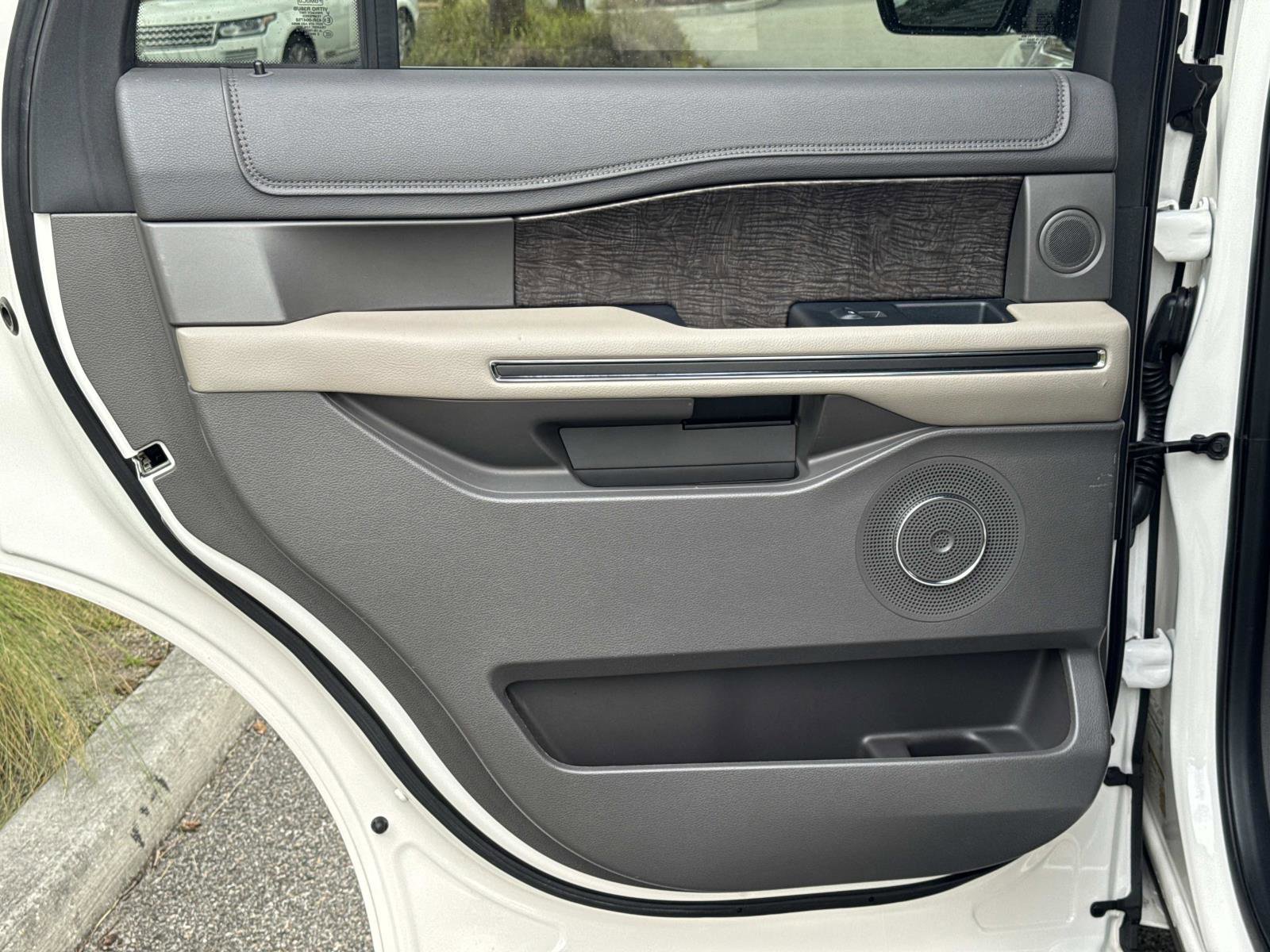 Used 2018 Ford Expedition Limited w/ Equipment Group 301A image 13