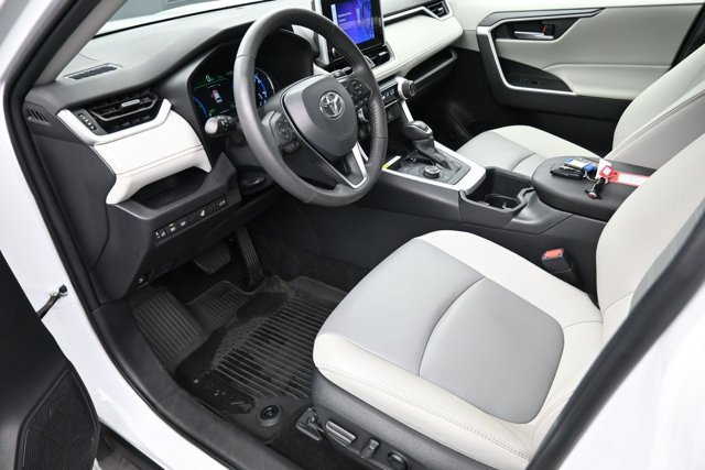 Used 2024 Toyota RAV4 XLE Premium w/ Weather Package AWD/4WD image 17