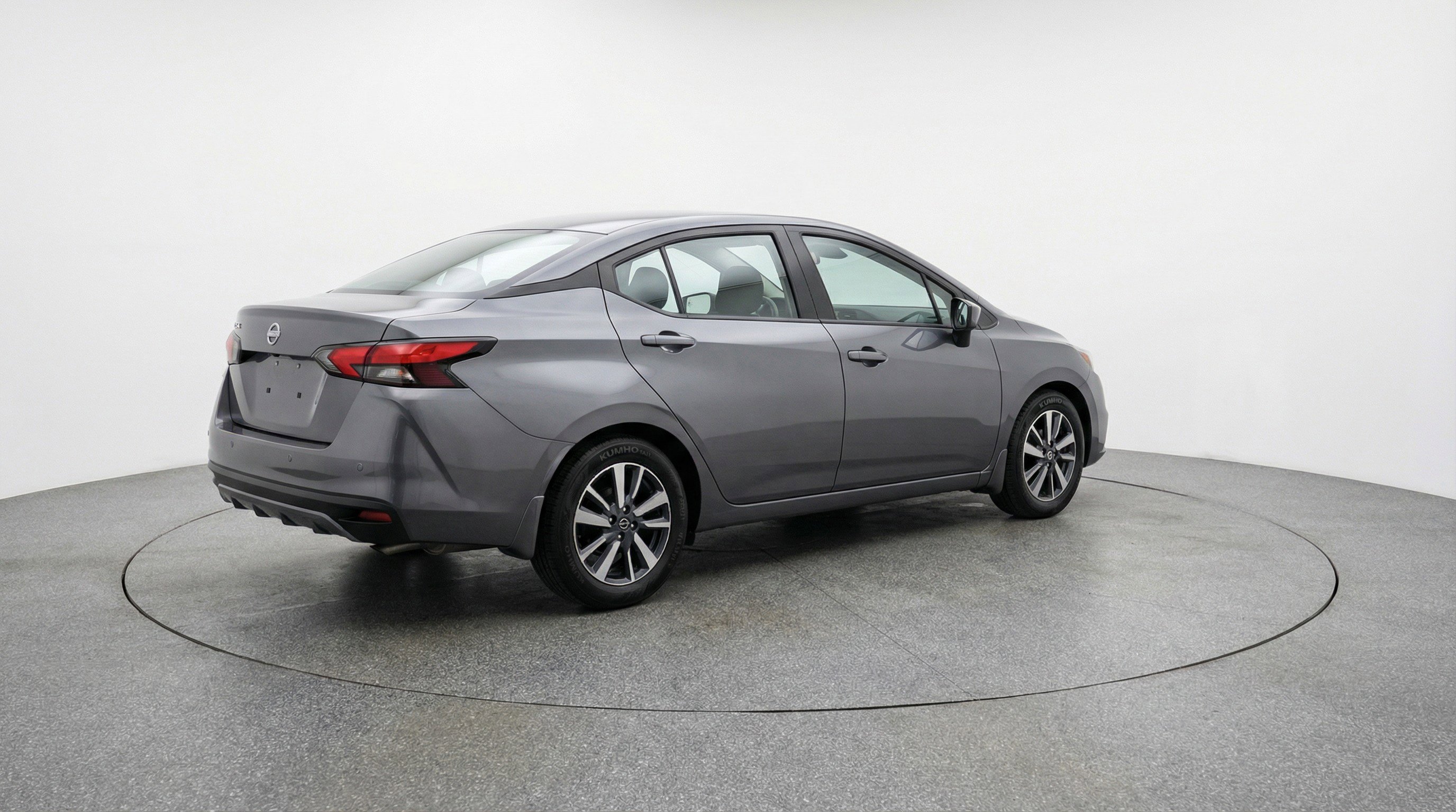 Used 2025 Nissan Versa SV image 9