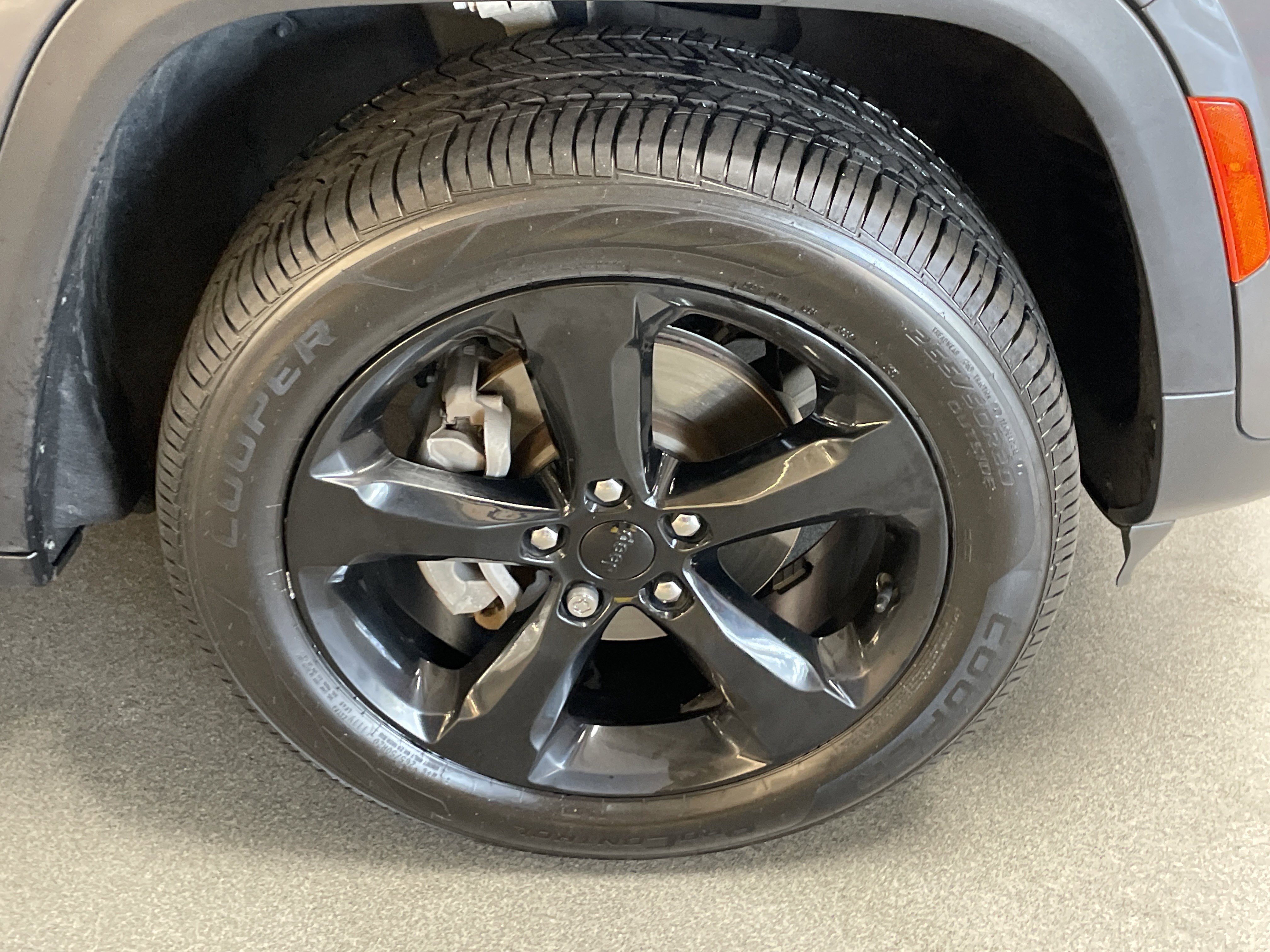 Used 2022 Jeep Grand Cherokee Altitude RWD image 13