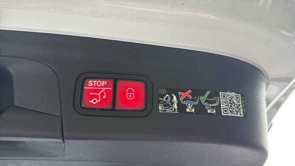 Certified 2025 Mercedes-Benz GLE 350 4MATIC image 19