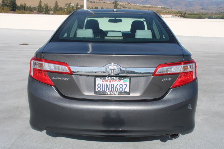 Used 2012 Toyota Camry XLE w/ Convenience Pkg FWD image 4