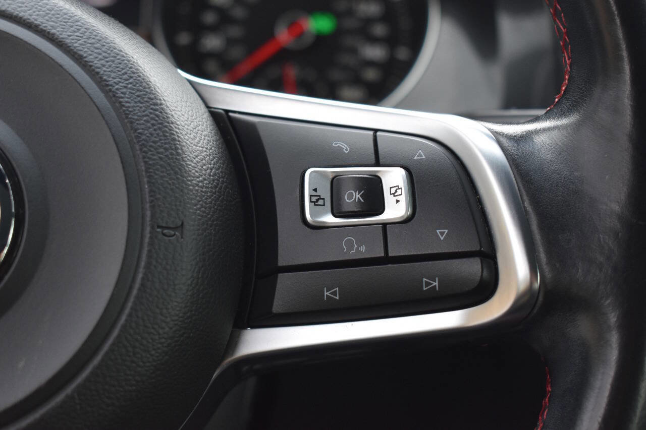 Used 2015 Volkswagen GTI Autobahn w/ Lighting Package (SEL) image 21