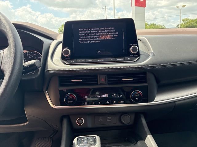 Used 2023 Nissan Rogue SV image 24