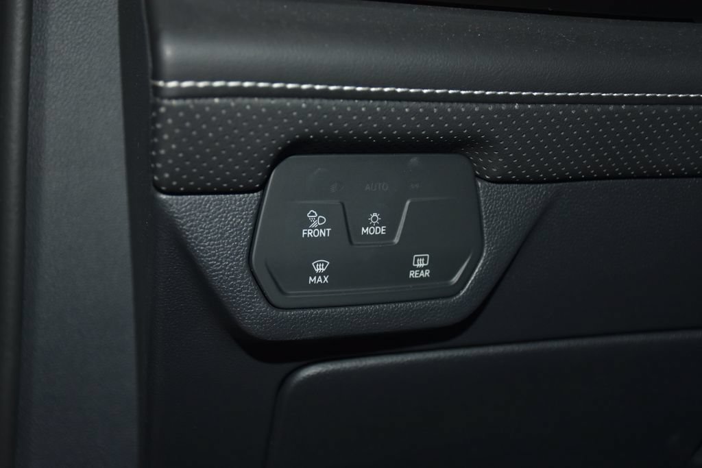 Used 2025 Volkswagen Atlas SEL AWD/4WD image 10