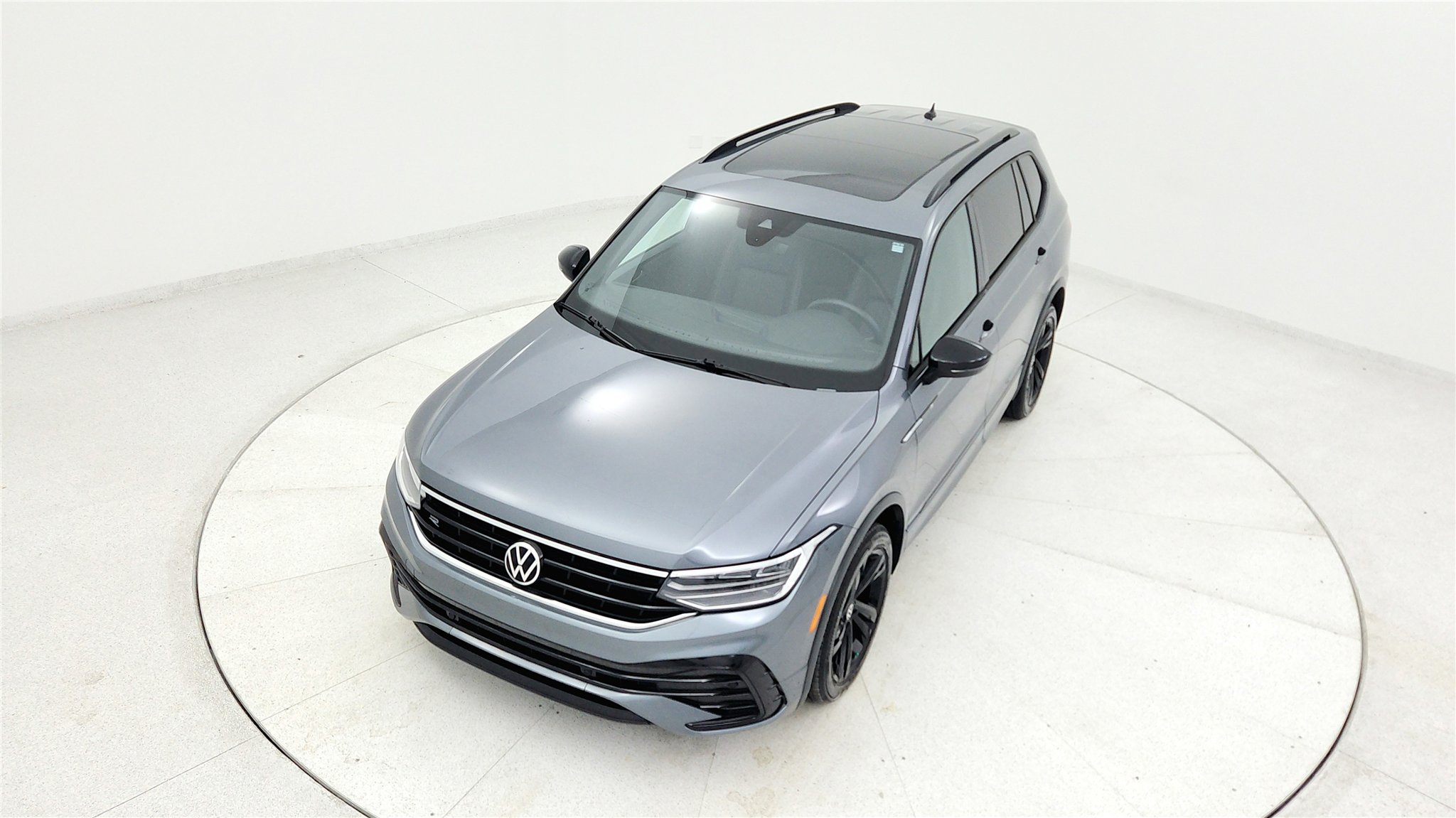 Used 2023 Volkswagen Tiguan SE R-Line image 20