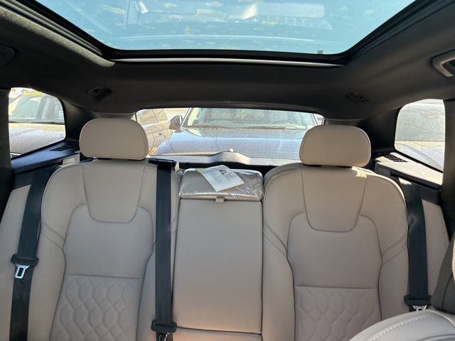 New 2026 Volvo XC60 B5 Plus w/ Protection Package Premier AWD/4WD image 33