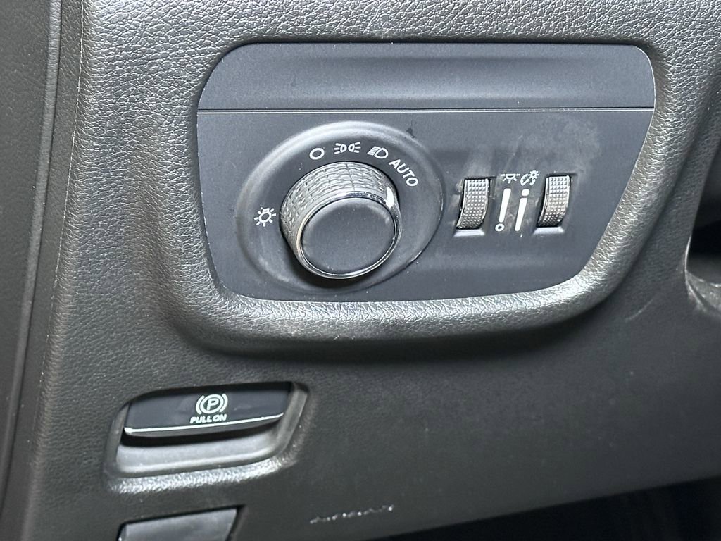 Certified 2024 Jeep Grand Cherokee Laredo w/ Trailer Tow Package image 25