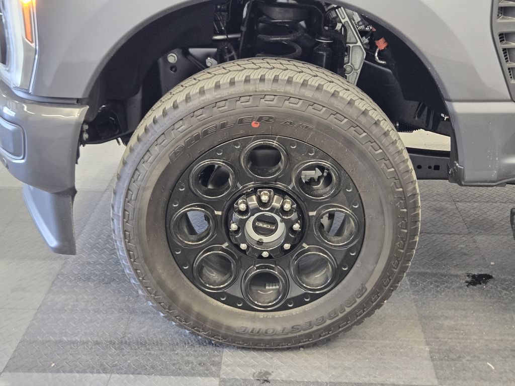 New 2026 Ford F250 Lariat w/ Black Appearance Package AWD/4WD image 10