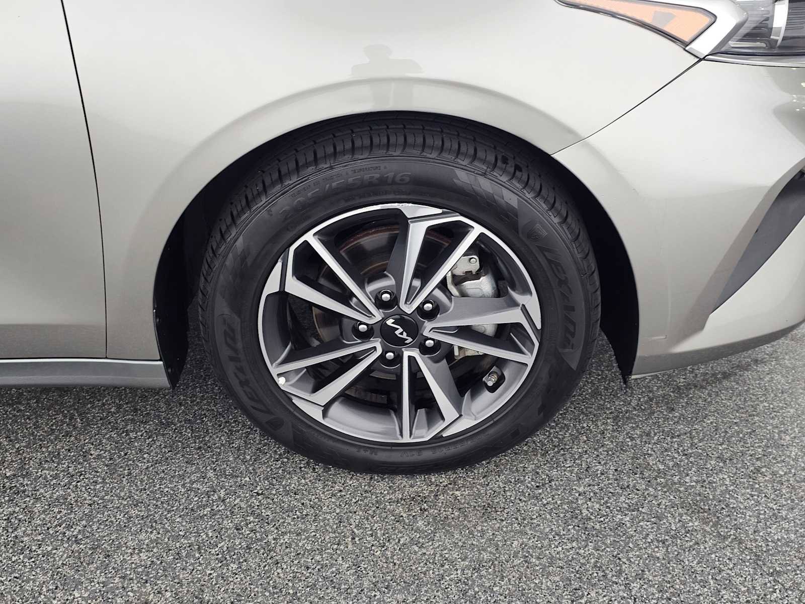 Used 2022 Kia Forte LXS FWD image 9