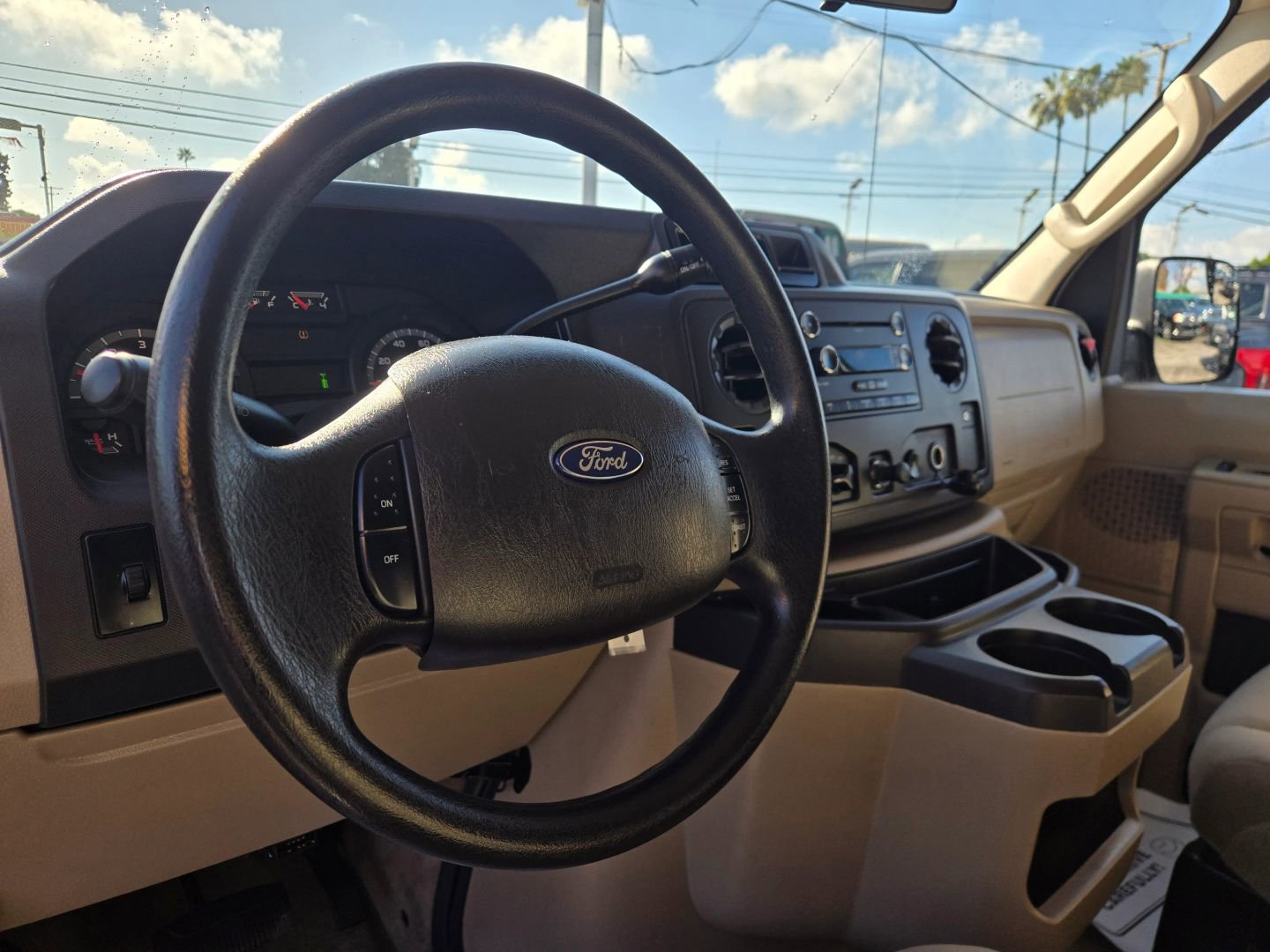 Used 2012 Ford E-350 and Econoline 350 XLT image 11