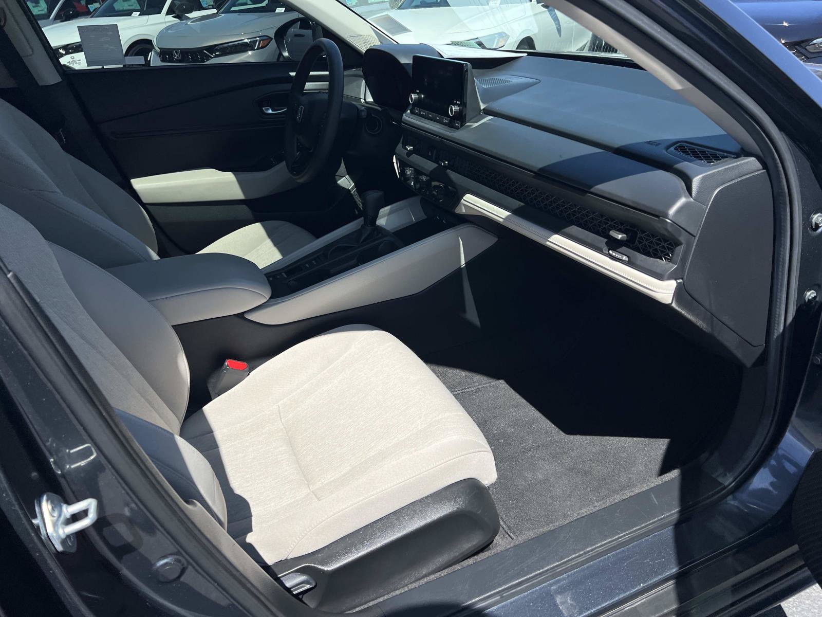 Certified 2025 Honda Accord SE image 28