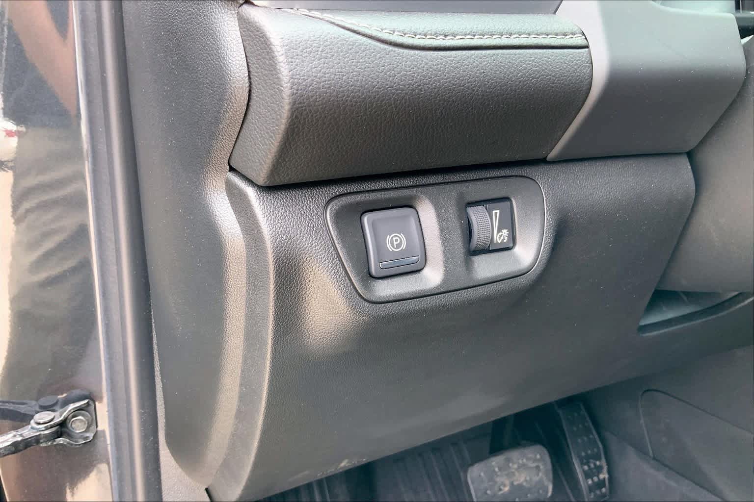 Used 2020 GMC Acadia SLT w/ Premium Package FWD image 36