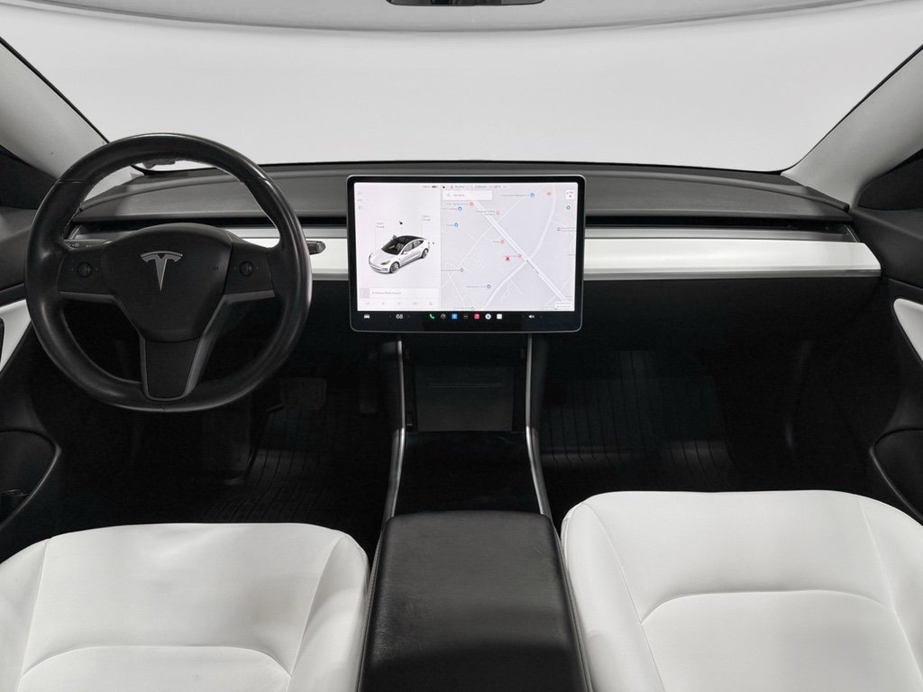 Used 2018 Tesla Model 3 Long Range image 15