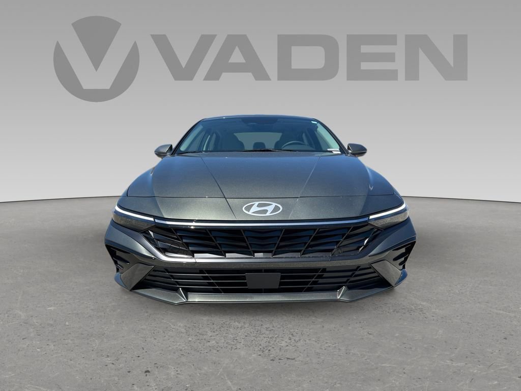 New 2025 Hyundai Elantra Limited image 19