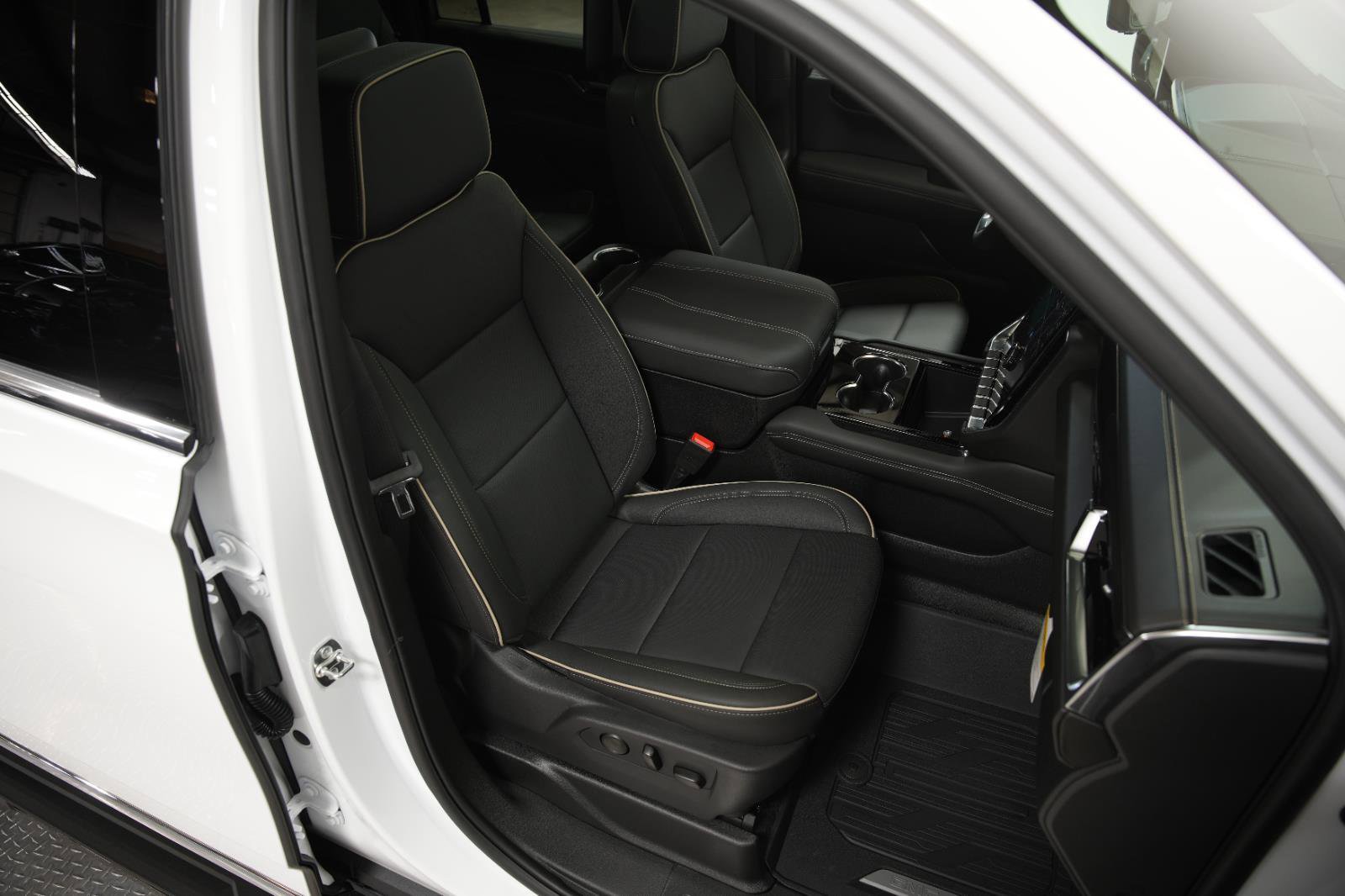 New 2026 GMC Yukon XL Elevation w/ Elevation Premium Package AWD/4WD image 19