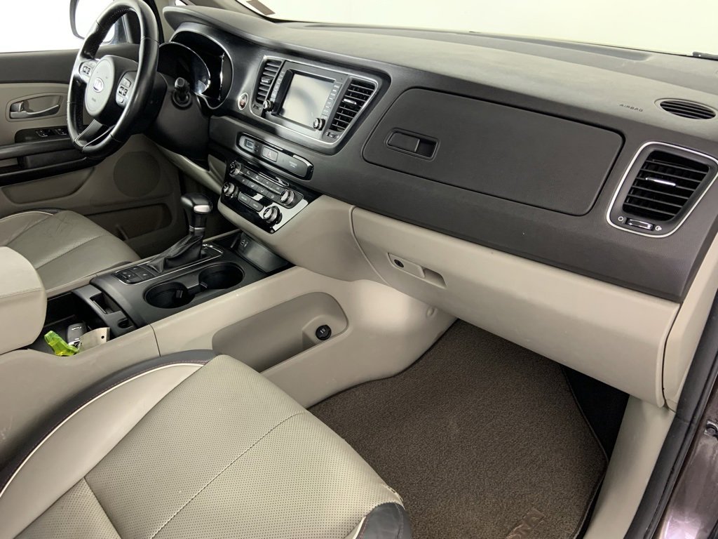 Used 2017 Kia Sedona LX w/ LX Essentials Premium Package image 24