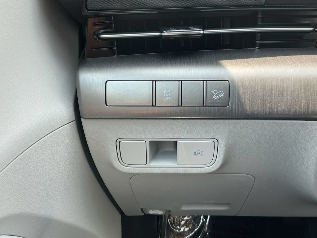 Used 2024 Hyundai Kona SEL FWD image 20