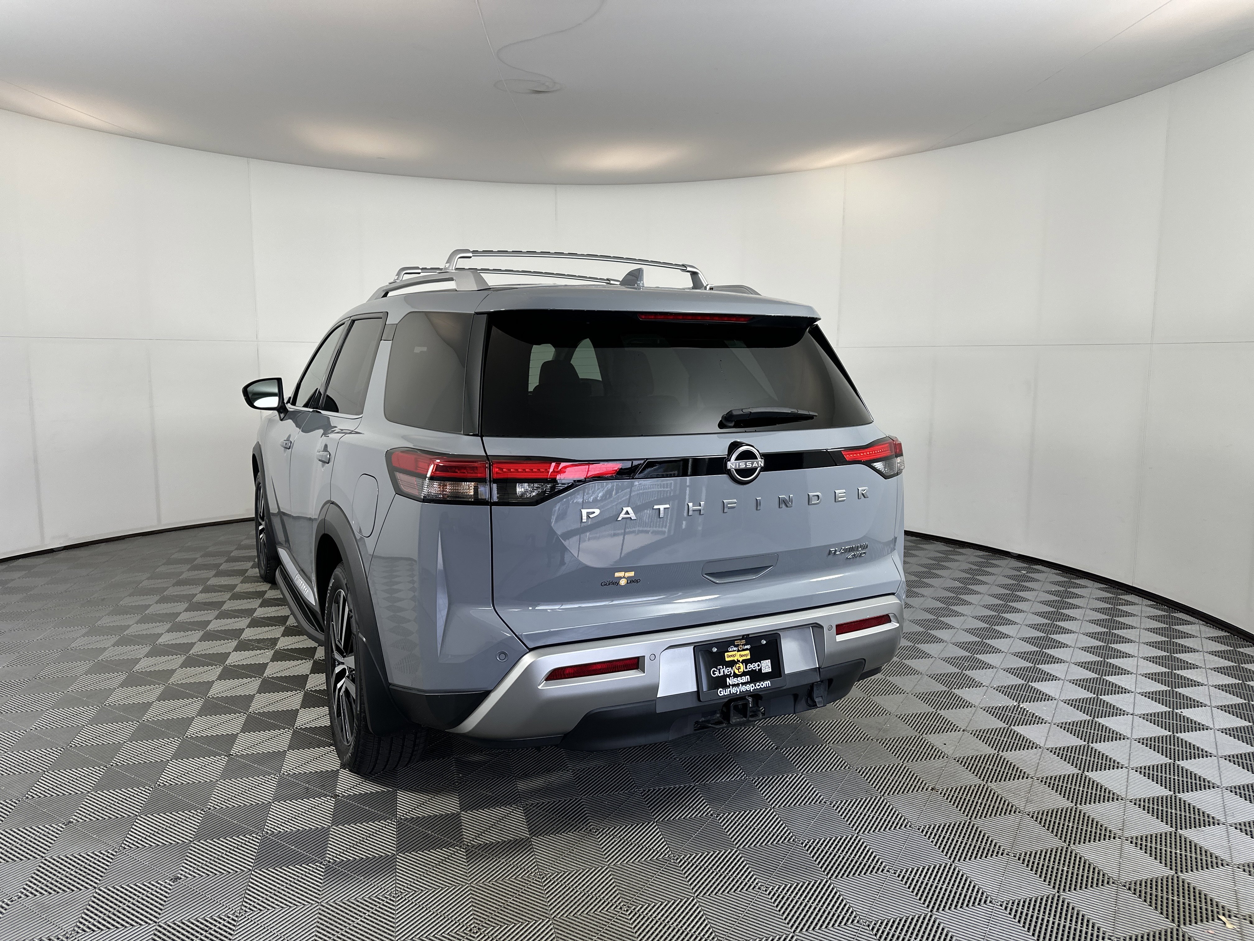 Used 2023 Nissan Pathfinder Platinum w/ Lighting Package (N93) image 8