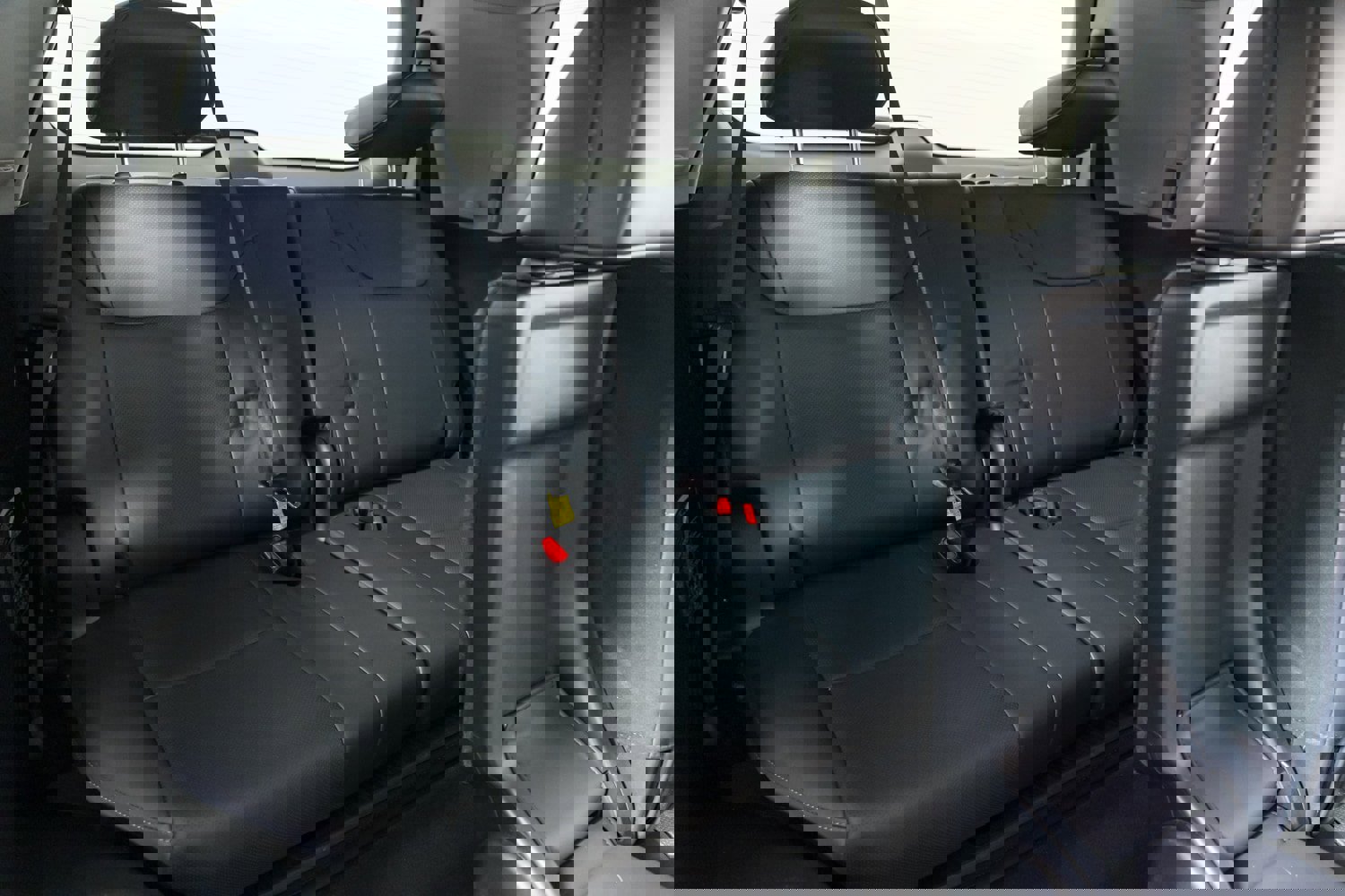 Used 2020 Lexus LX 570 4WD w/ Luxury Package image 35