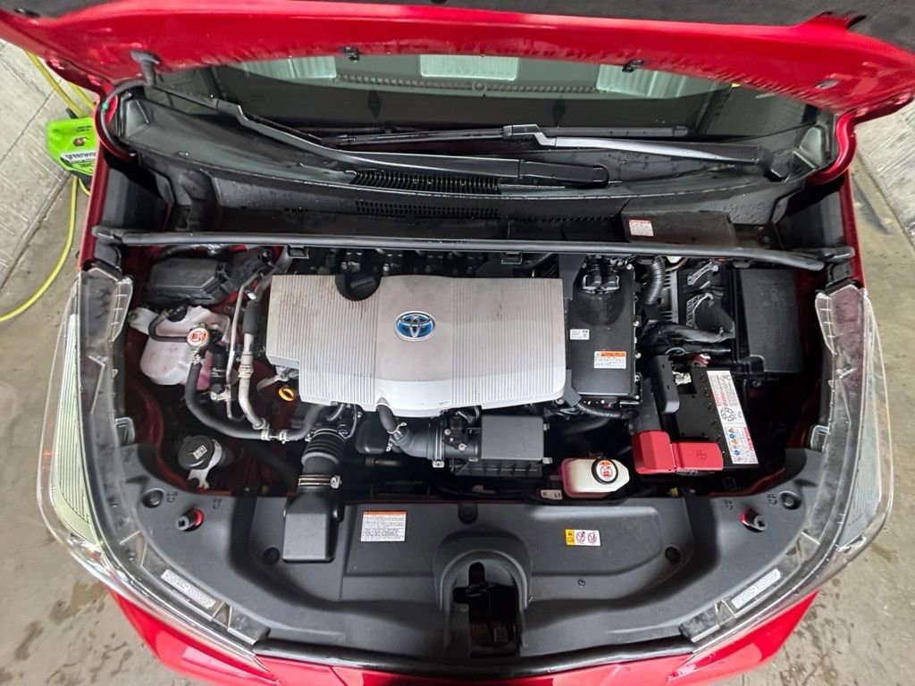 Used 2021 Toyota Prius XLE w/ Carpet Mat Package (TMS) AWD/4WD image 10