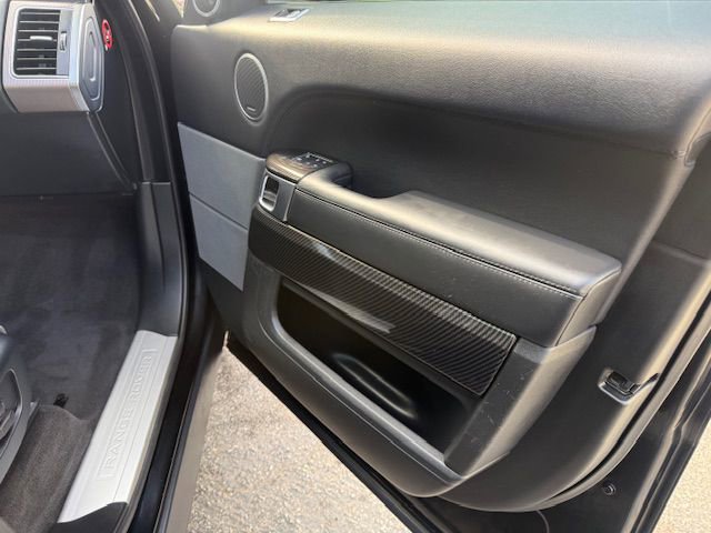 Used 2018 Land Rover Range Rover Sport HSE image 24