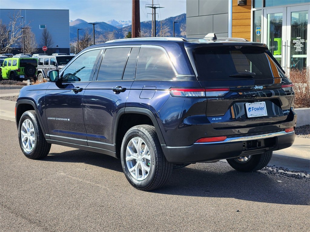 Used 2023 Jeep Grand Cherokee Limited w/ Luxury Tech Group II image 3