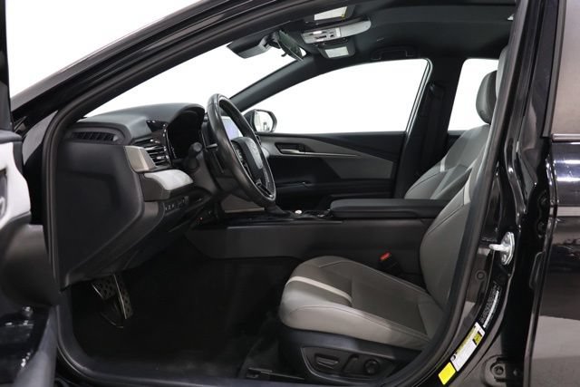 Used 2025 Toyota Camry SE FWD image 18