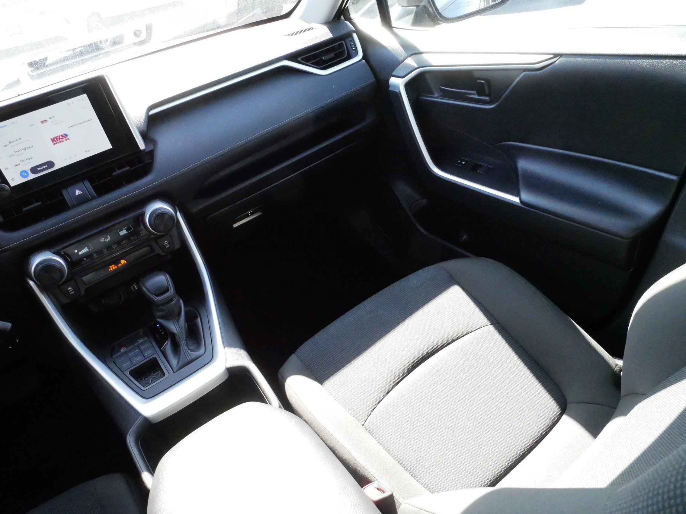Certified 2024 Toyota RAV4 LE AWD/4WD image 11