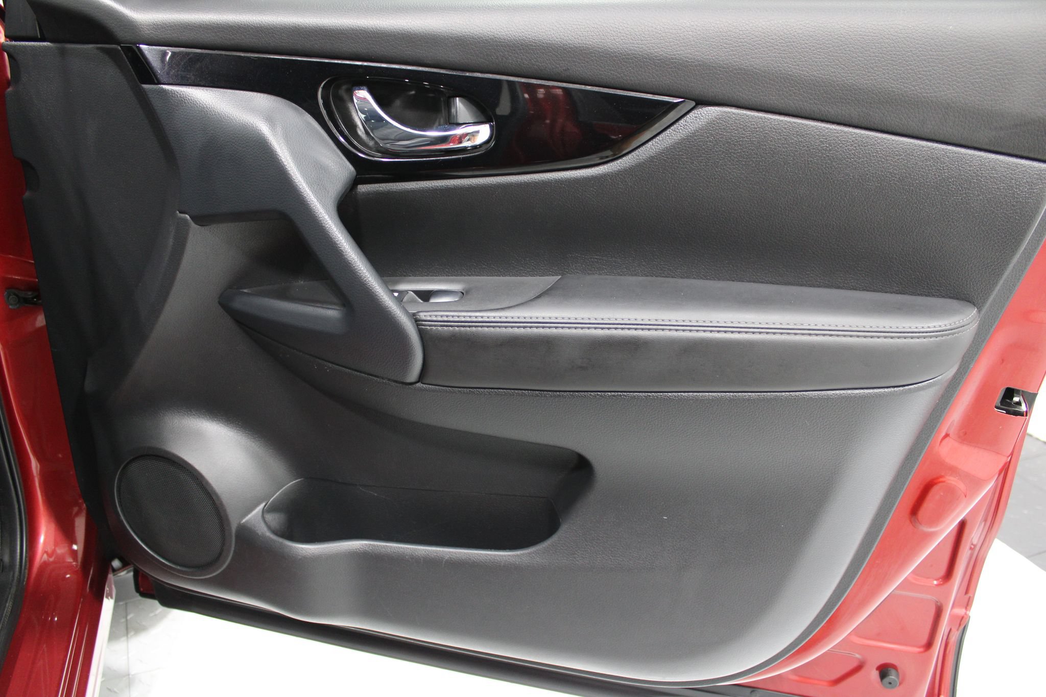 Used 2021 Nissan Rogue Sport SV FWD image 24