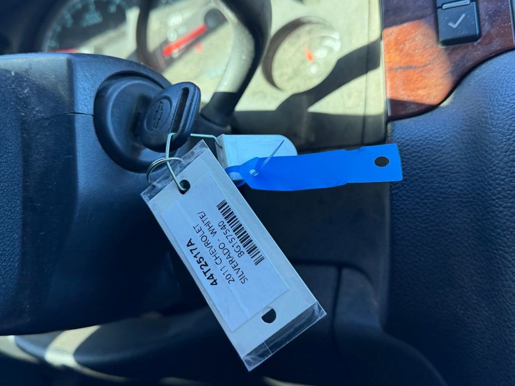 Used 2011 Chevrolet Silverado 1500 LTZ w/ LTZ White Diamond Edition image 13