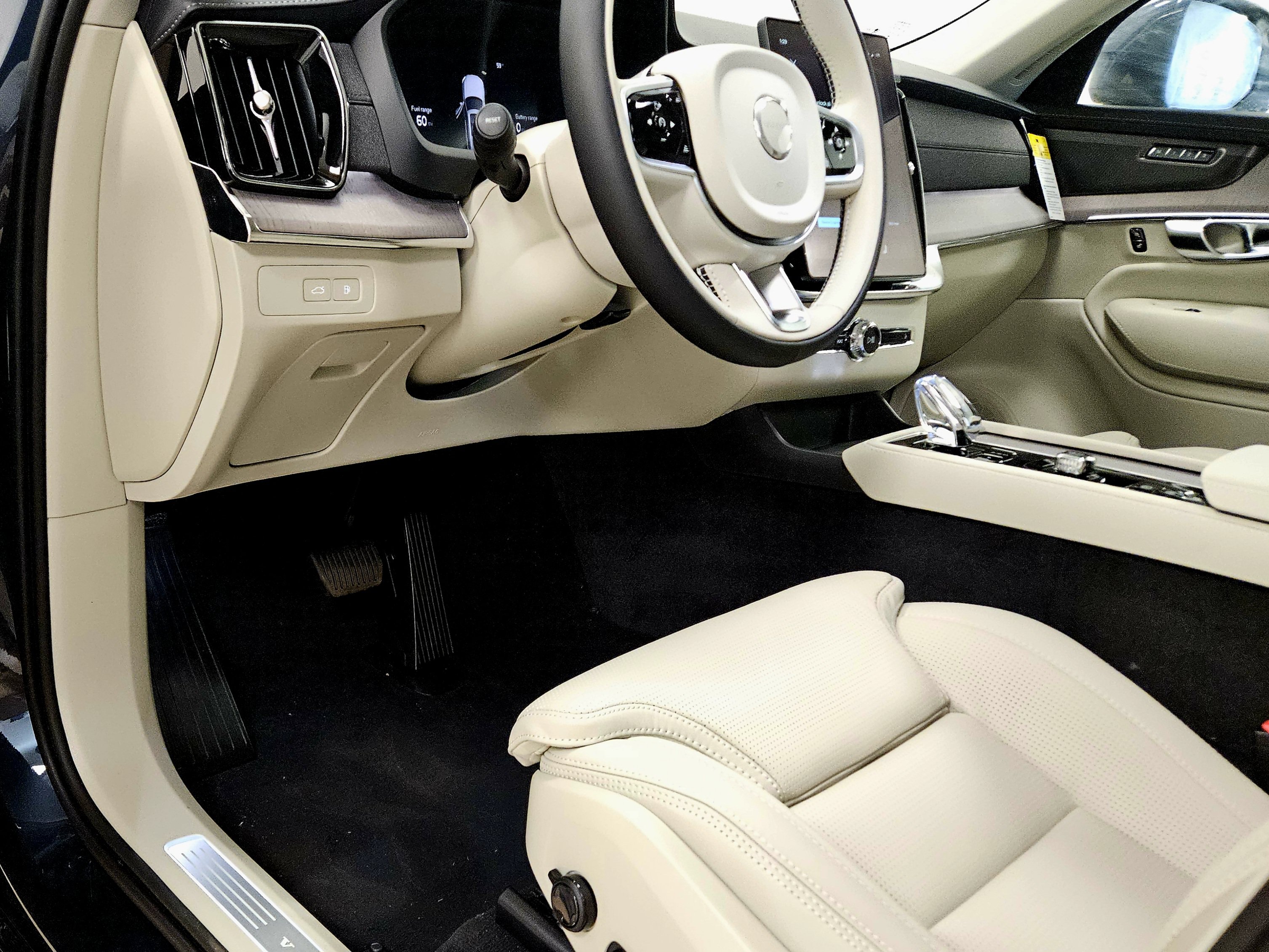 New 2026 Volvo XC90 T8 Ultra w/ Protection Package Premier AWD/4WD image 46