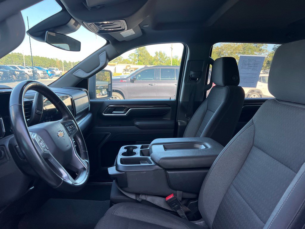 Used 2025 Chevrolet Silverado 2500 LT w/ Convenience Package AWD/4WD image 14