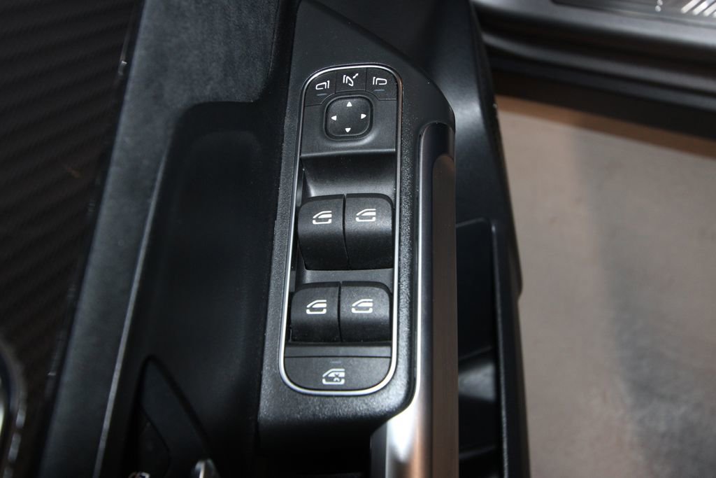 Used 2025 Mercedes-Benz GLB 35 AMG 4MATIC image 6