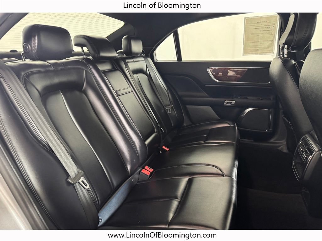 Used 2020 Lincoln Continental FWD image 11