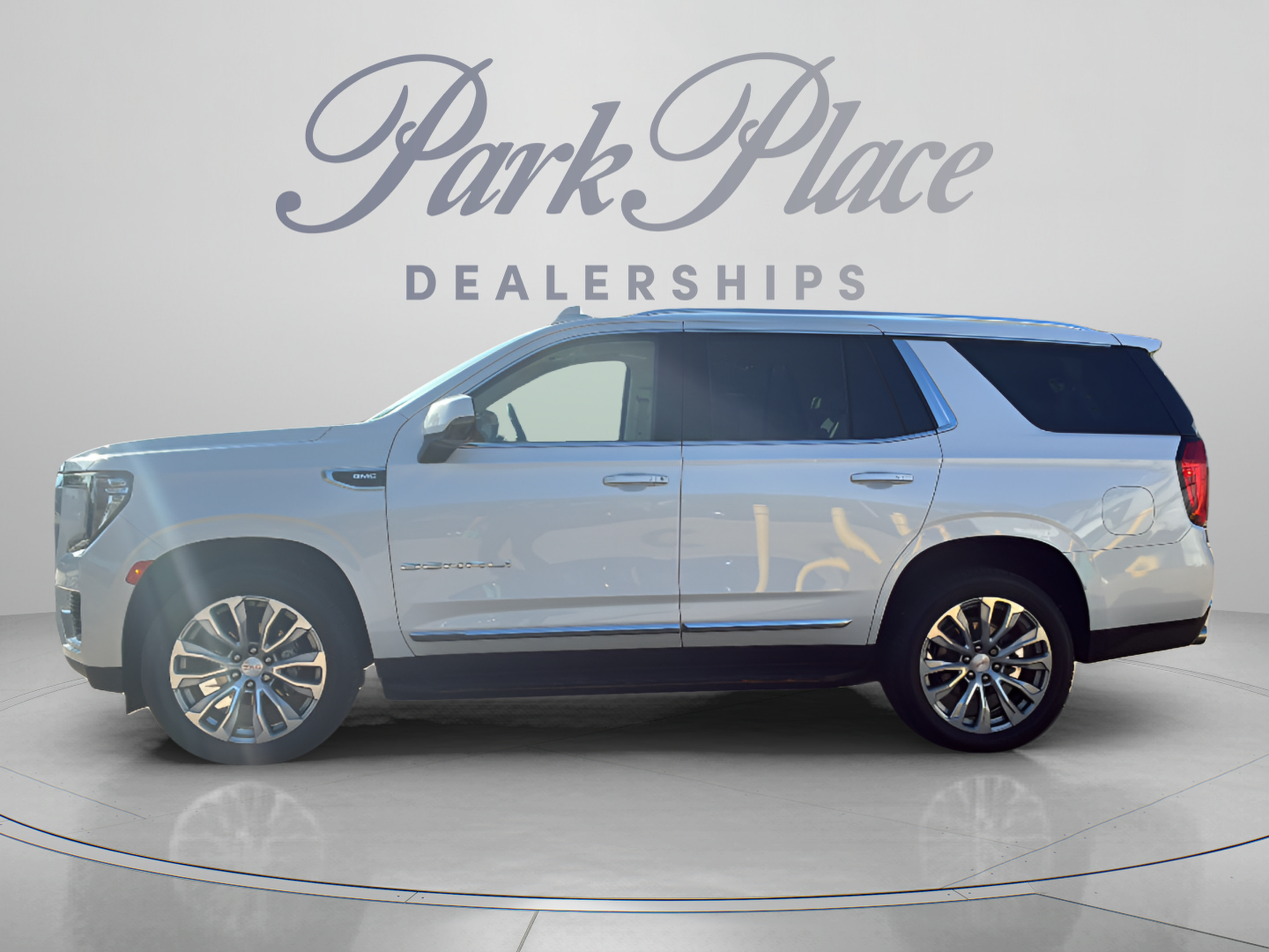 Used 2021 GMC Yukon Denali AWD/4WD image 2