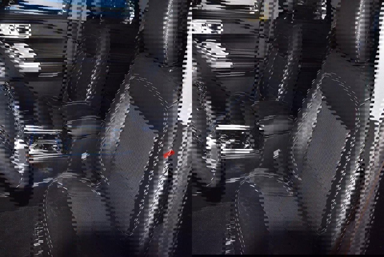 Used 2022 Ford Explorer Limited w/ Limited Technology Package image 35