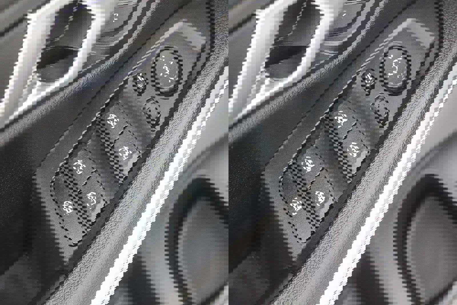 Used 2025 BMW 330i Sedan w/ Premium Package image 20