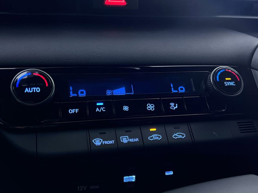 Used 2025 Hyundai Elantra Sport image 21