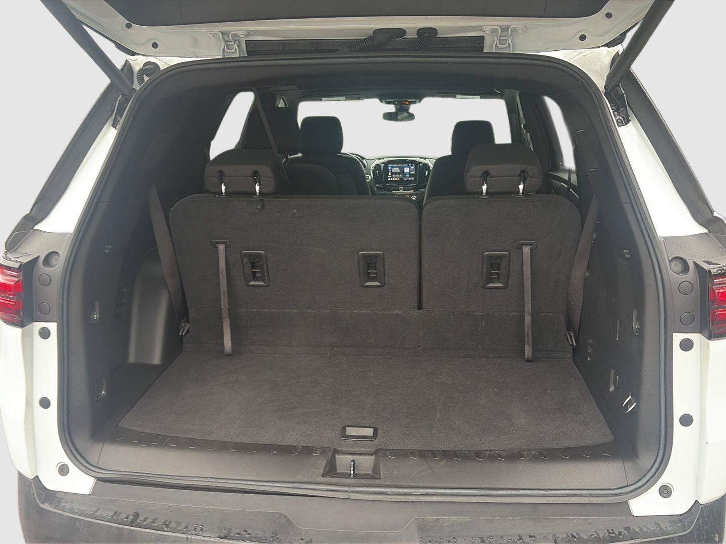 Used 2023 Chevrolet Traverse LT AWD/4WD image 8
