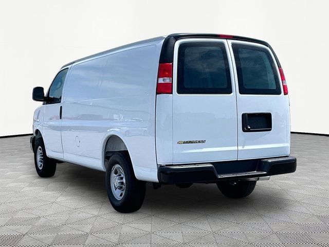 New 2026 Chevrolet Express 2500 w/ Driver Convenience Package RWD image 4