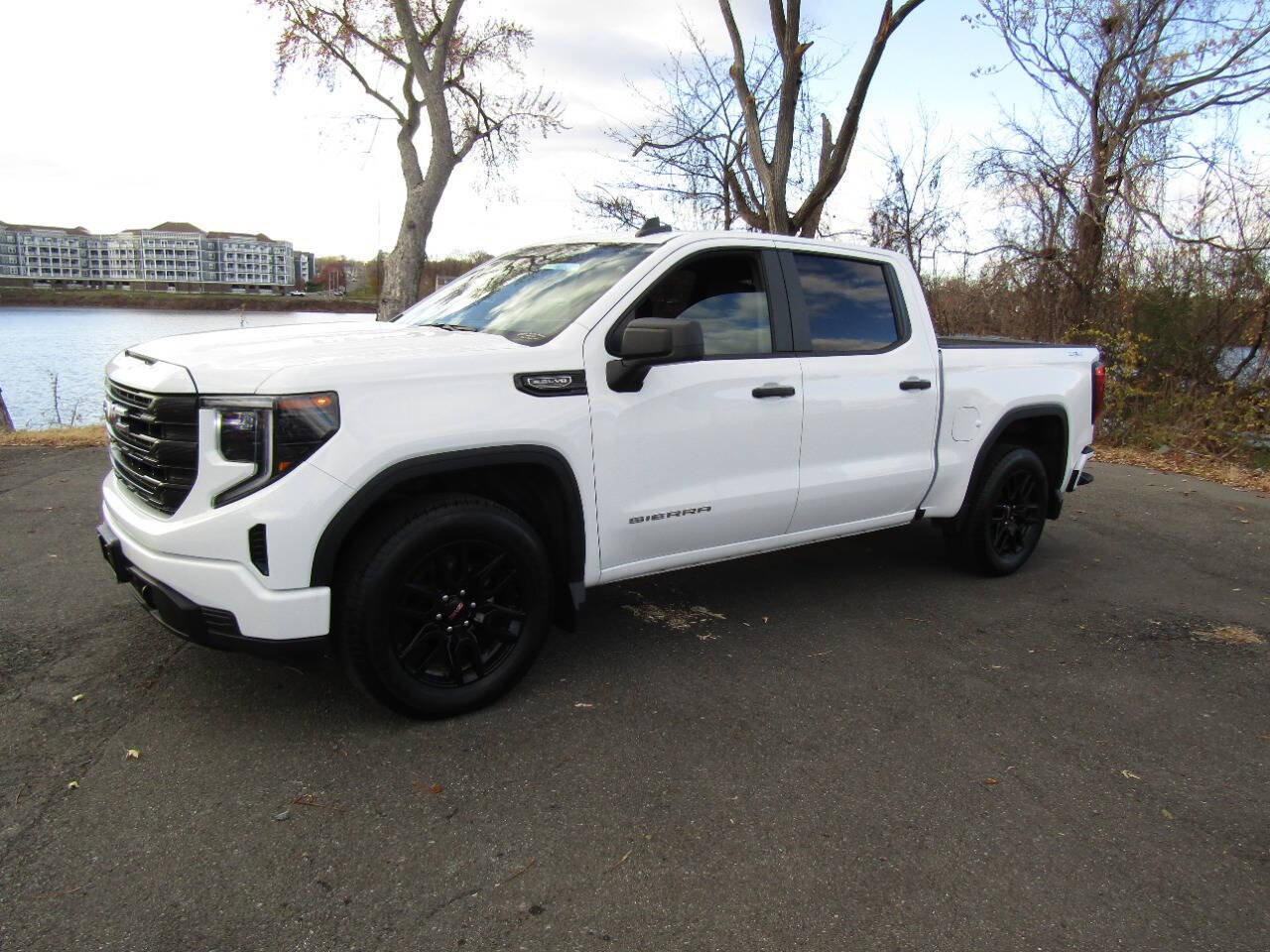 Used 2024 GMC Sierra 1500 Pro w/ Graphite Edition AWD/4WD image 44