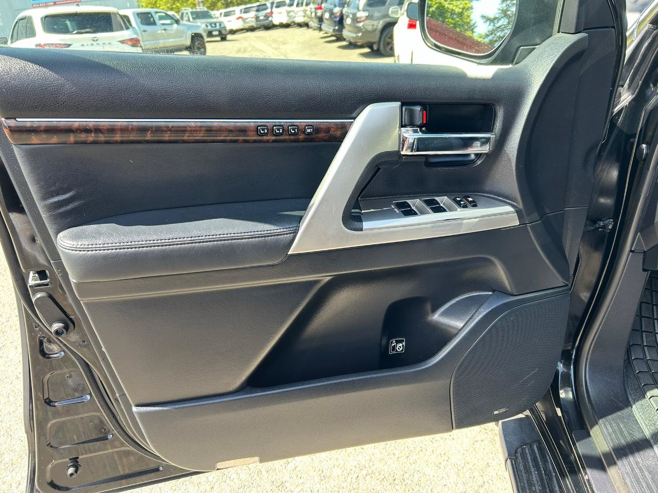 Used 2013 Toyota Land Cruiser AWD/4WD image 11