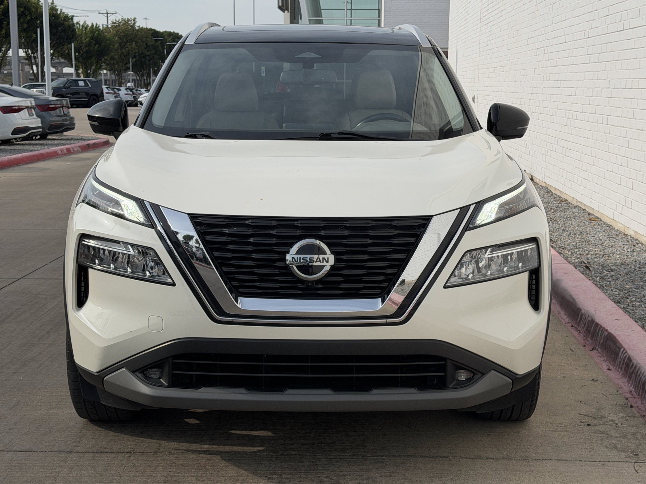 Used 2021 Nissan Rogue SL AWD/4WD image 3